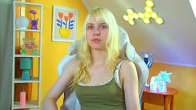 HannahHollis live cam on StripChat