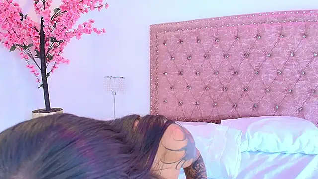 Juless_cornett live cam on StripChat