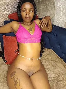 Redlips-niaa live cam on StripChat