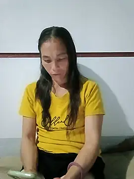 Jadi_M live cam on StripChat