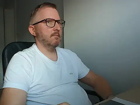 Excalibur82 live cam on StripChat