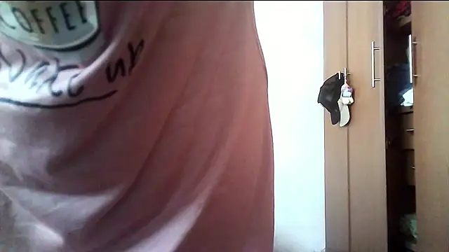 Reynaflow live cam on StripChat