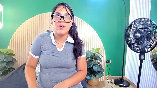chloeferrer live cam on StripChat
