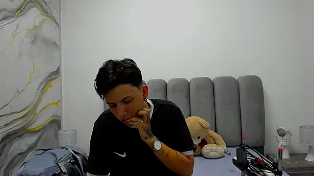 SamBlaze_ live cam on StripChat
