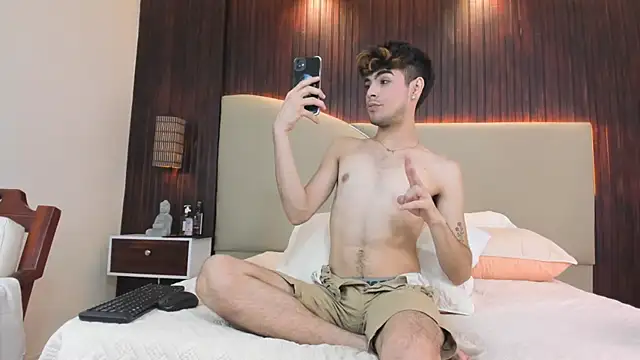 Ares_B2026 live cam on StripChat