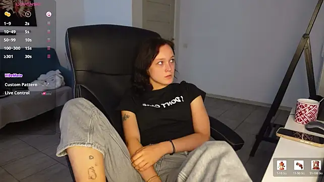 Chloe_Bannet live cam on StripChat