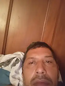 William0285 live cam on StripChat