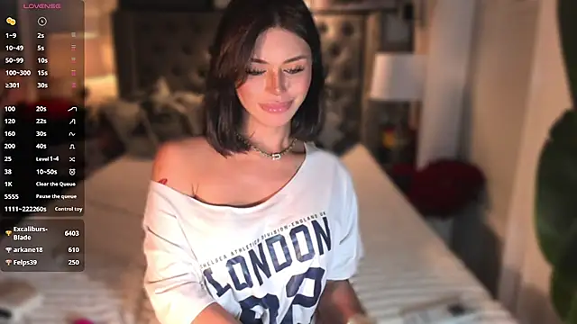 ParisianDoll live cam on StripChat