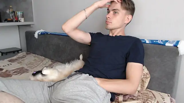 Student_Oliver live cam on StripChat