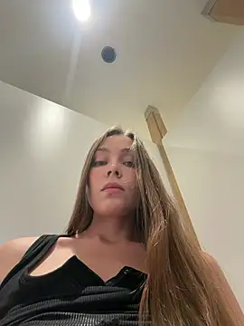 nicole111 live cam on StripChat