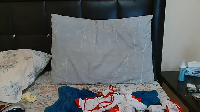Aura_Baby live cam on StripChat