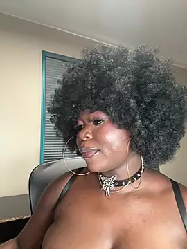 WomanNextdoor1 live cam on StripChat