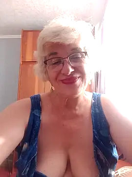 52MiaLove02 live cam on StripChat