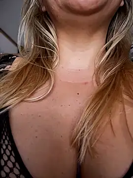 sammyqueenx21 live cam on StripChat