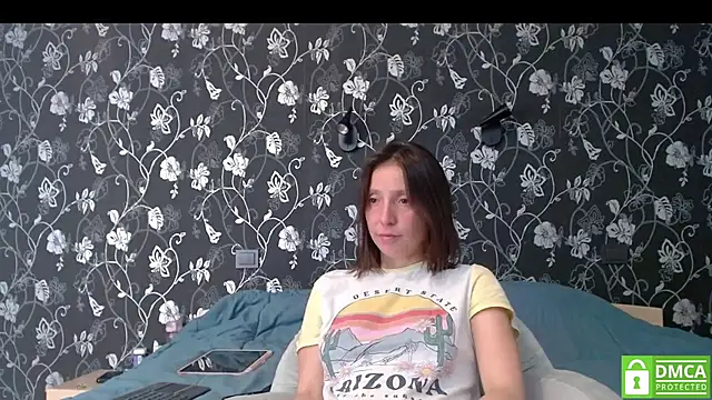 Sophi_Cute live cam on StripChat