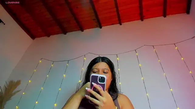 Maisa_issa live cam on StripChat