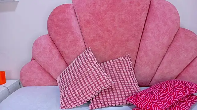 MyApril__ live cam on StripChat