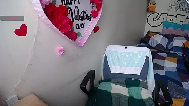 Miss__kendra_ live cam on StripChat
