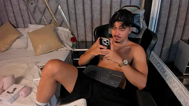NicolaiKarav live cam on StripChat