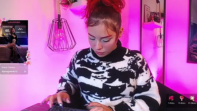 Raven_Blue_ live cam on StripChat