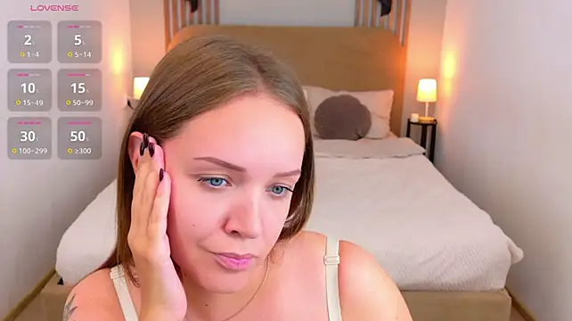 Chloe_Sapphire live cam on StripChat