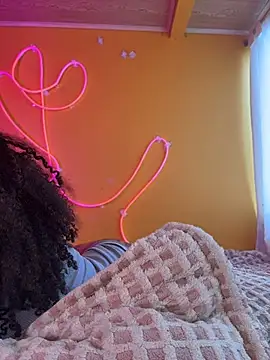 Morenayaa live cam on StripChat