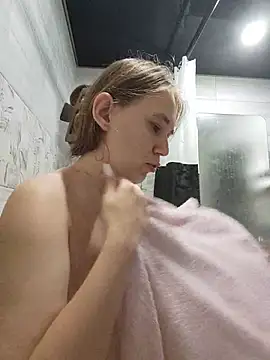AlisaKisa live cam on StripChat