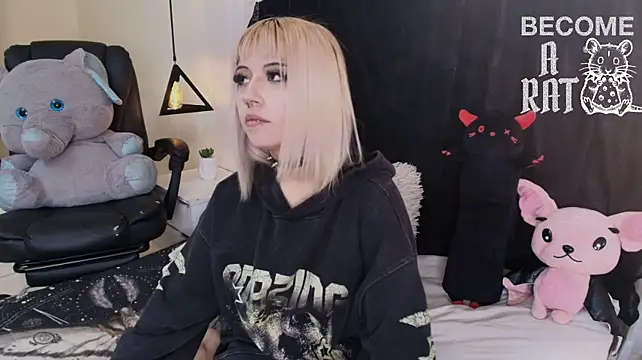 IvyBelle_ live cam on StripChat