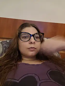 sweetbabygirlforyou live cam on StripChat