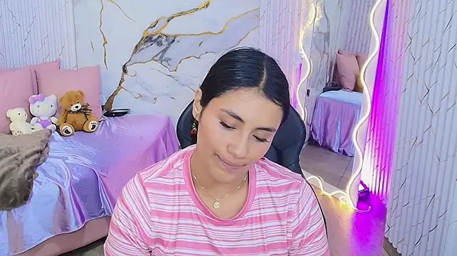 PEACHY_TAY live cam on StripChat