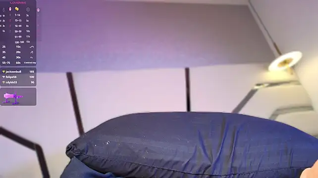 megann_myers live cam on StripChat