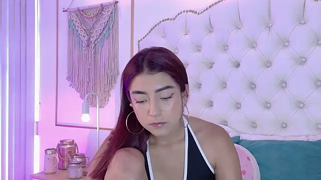 AriaStonne live cam on StripChat