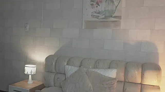 Alanna-Rosse live cam on StripChat