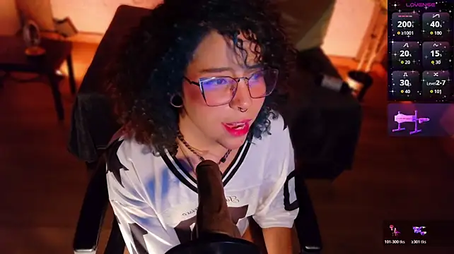 emmanakamura live cam on StripChat