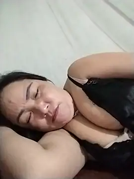 NAAYA8190 live cam on StripChat