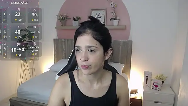 lucia_henao_ live cam on StripChat
