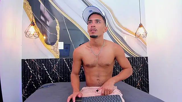 DrakeFoxx live cam on StripChat