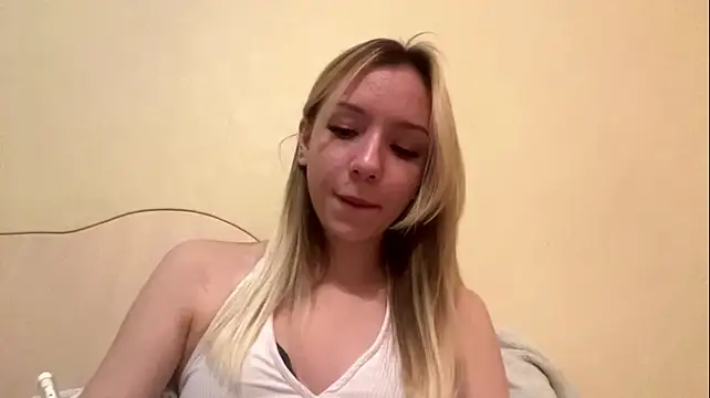 LeomaCrozat live cam on StripChat