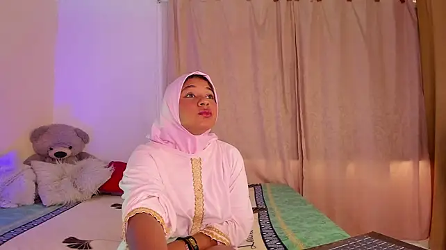 ShairaMassu live cam on StripChat