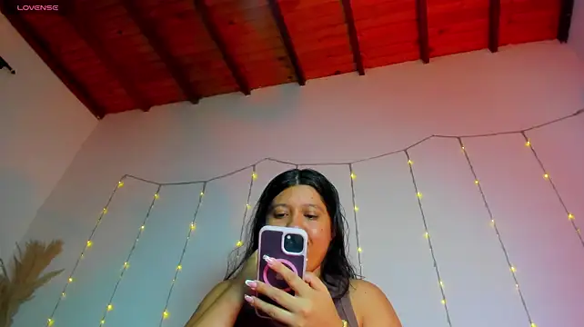 maisa_issa (F young) - rub clit for daddy slowly