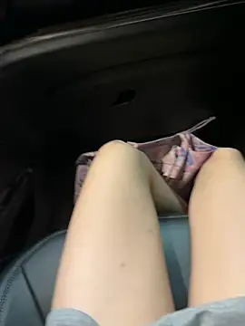 littleqiu (F young) - 户外麻将馆搞刺激,达到目标现场脱内内M腿3分钟