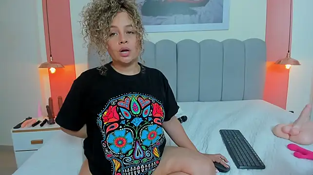 EmmaBoyd webcam