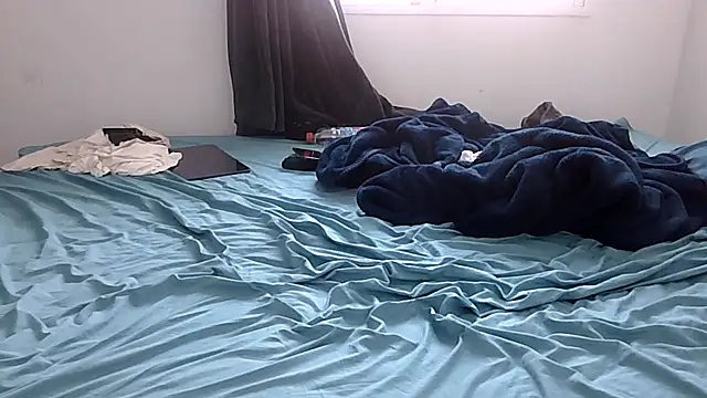 yanick931 live cam on StripChat