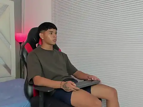 nova_mitchell7 (M twink) - SHOW CUM