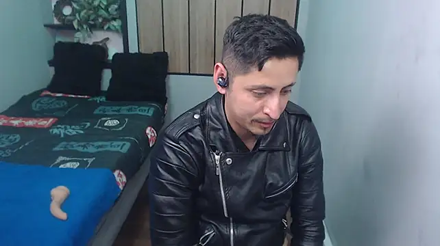 kevin_23_ live cam on StripChat