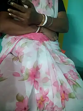 puja123434 live cam on StripChat