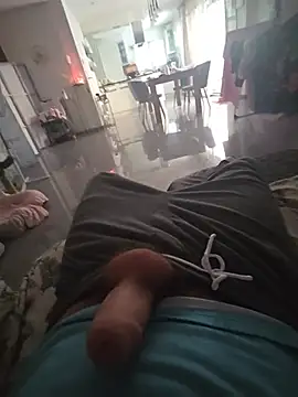 YoungBoy_MilfLife live cam on StripChat