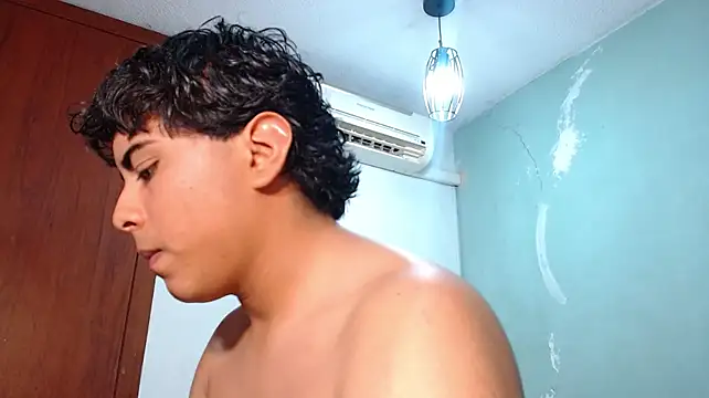 stefano_piero live cam on StripChat