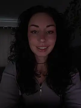 estherjizz (F young) - last tip gets 3 videos