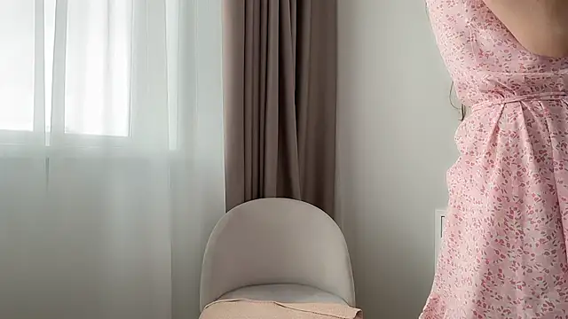 ShySchoolGirl live cam on StripChat